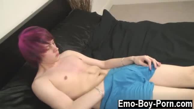 Emo hd gay sex videos cody star returns this week to showcase us what
